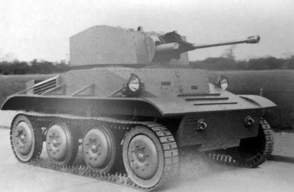 Light Tank A17E1, в ходе испытаний машина неоднократно менялась
