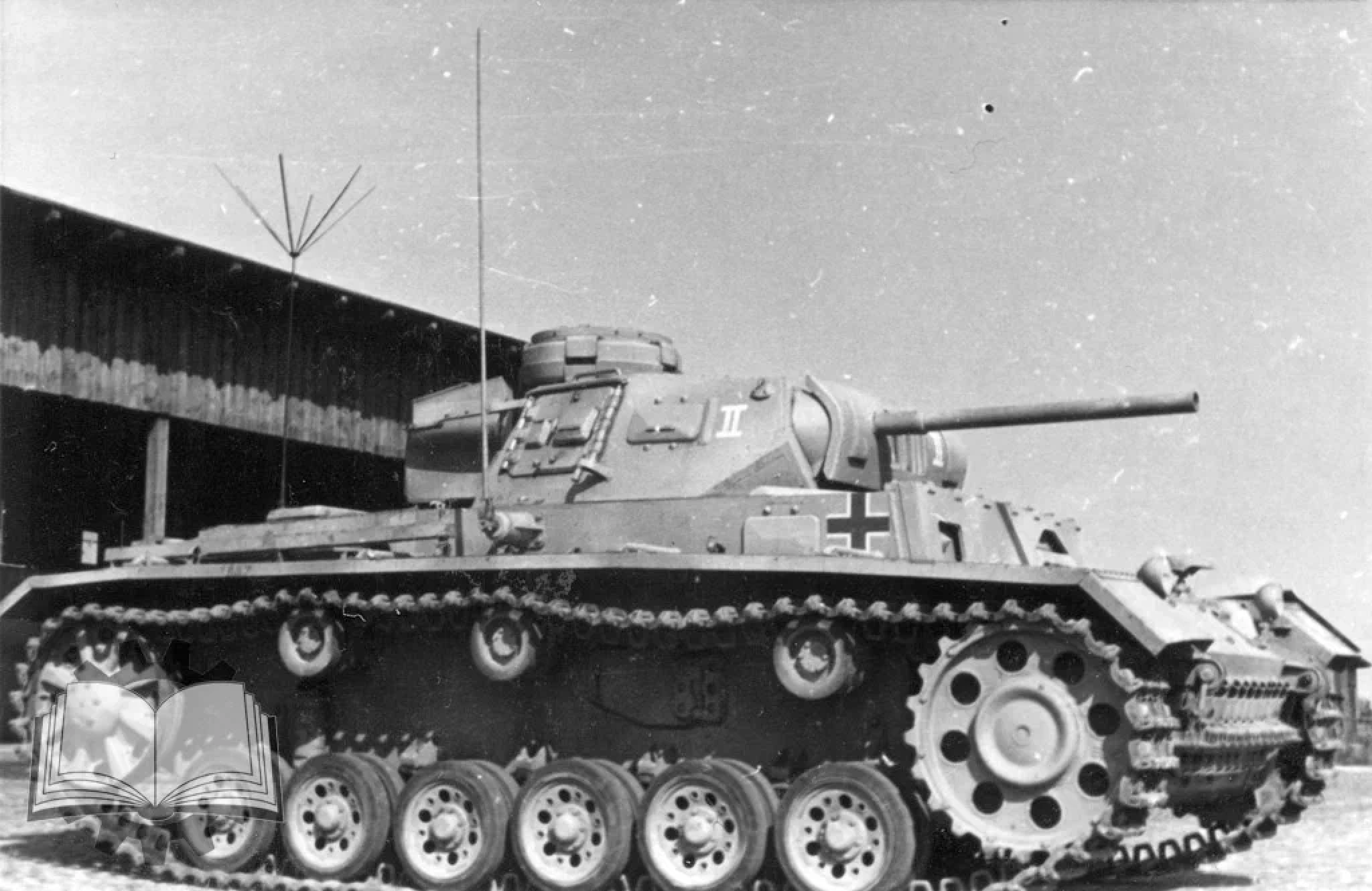 Танк-наблюдатель тн. Танк артиллерийских наблюдателей. Pz. Танк шар кубинка. Танк ркка т-26.