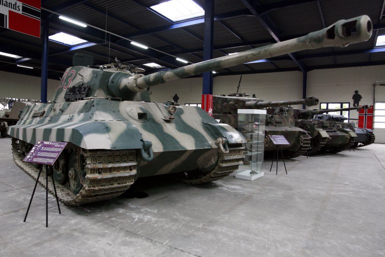    KwK 43 на танке Королевский Тигр