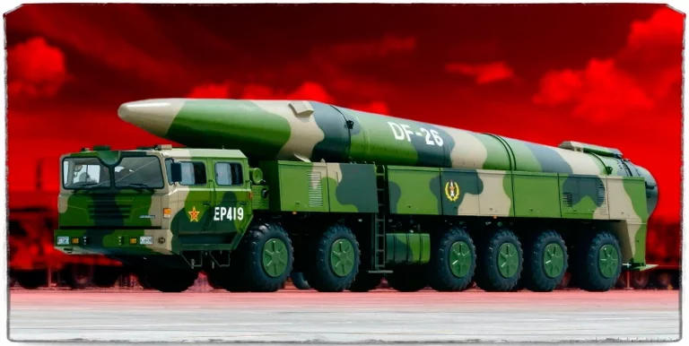       В кадре китайский ракетный комплекс средней дальности DF-26. Судя по заявленным характеристикам, по габаритам наша ракета будет довольно схожей.