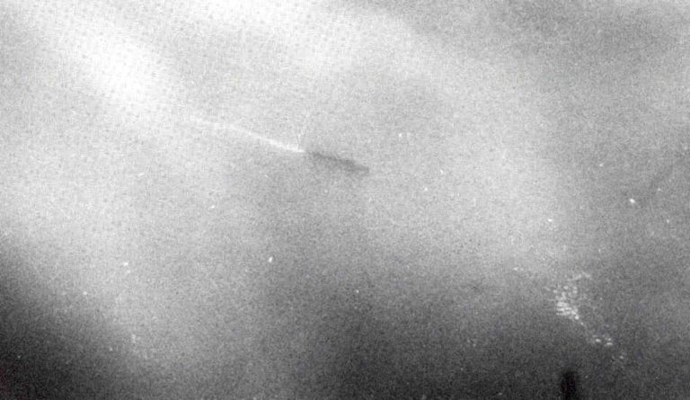 Эсминец «Юдзуки» маневрирует под бомбами возле Тулаги 4 мая 1942 года US Navy photo #80-G-20540