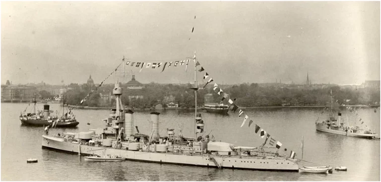  Броненосец «Сверидж» головной корабль серии из 3 кораблей