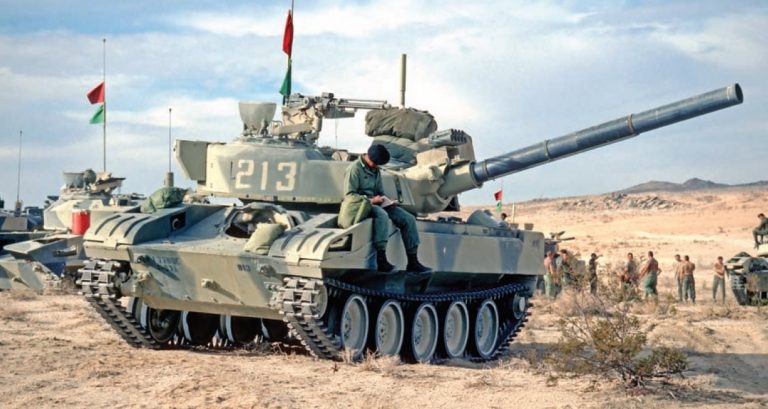 «Шеридан», изображающий Т-80… Zaloga S. M551 Sheridan. US Airmobile Tanks 1941-2001. – Oxford, 2009