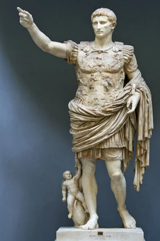       Мраморная статуя Августа, обнаруженная в руинах его виллы в Прима Порта
