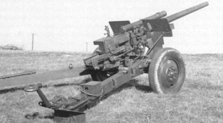 76,2-мм орудие М5 на лафете М1. Zaloga S. US Anti-tank Artillery 1941-45. — Oxford: Osprey Publishing, 2005