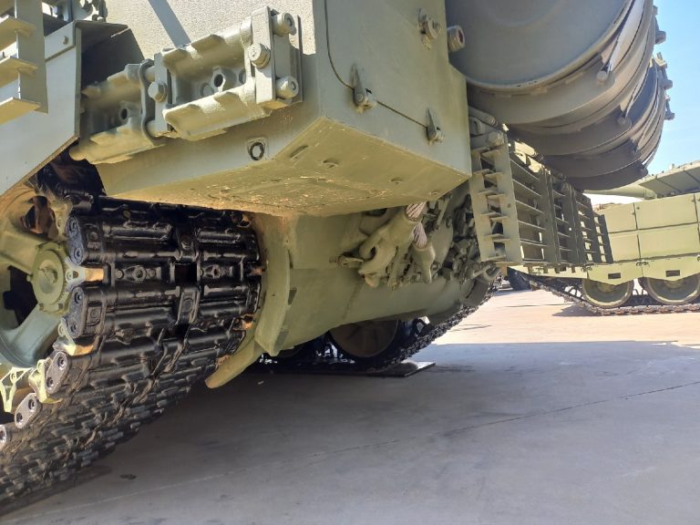 Т-90М в новом обвесе