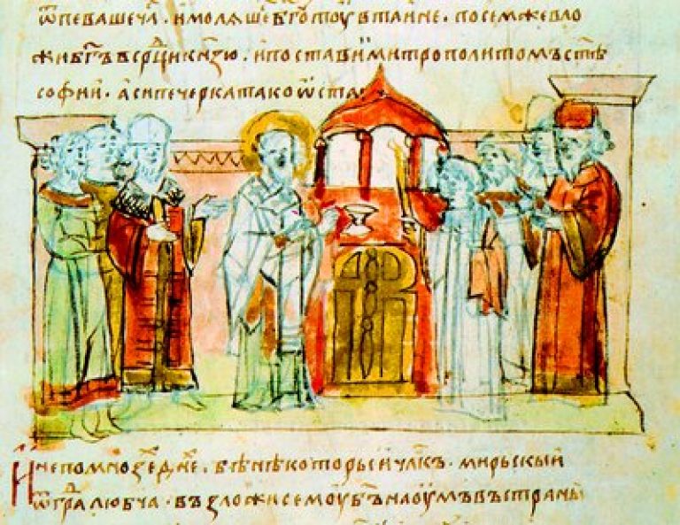 Епископ Игнатий (в центре)