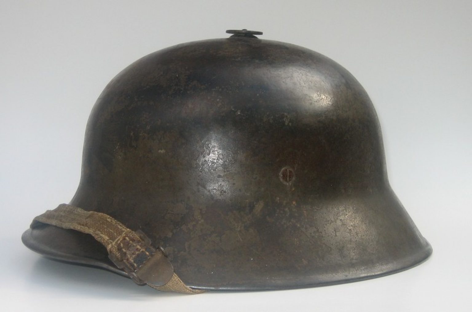 German steel. Stahlhelm m17. Австро венгерский шлем м17 Берндорф. Штальхельм Австро Венгрии. Каска Австро-венгерская м17.