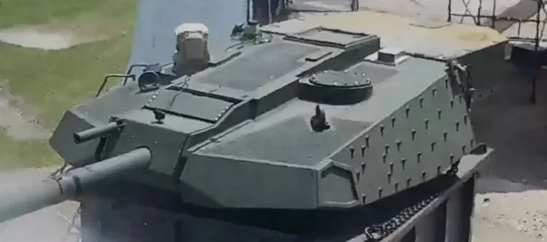  Один из макетов башни для AbramsX в "голом" виде. 