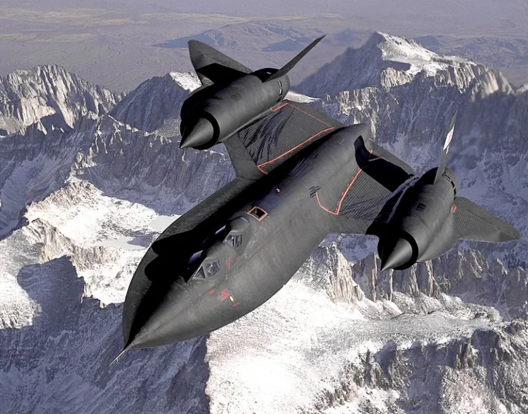 SR-71 стратегический разведывательный самолёт США / Wiki