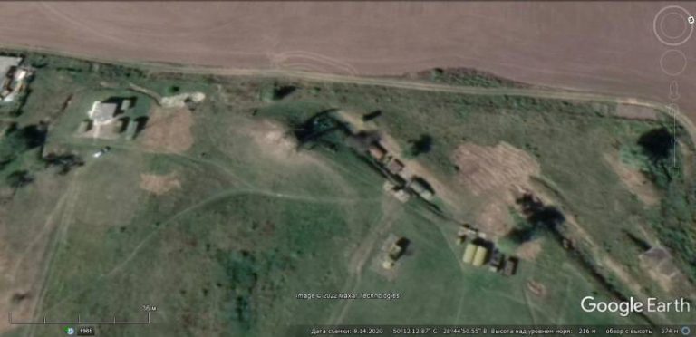  Спутниковый снимок Google Earth: РЛС П-37 на позиции под Житомиром, снимок сделан в 2020 году