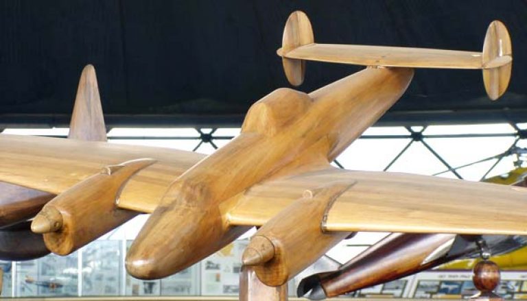 деревянная модель легкого бомбардировщика-штурмовика Рогожарски Р-313