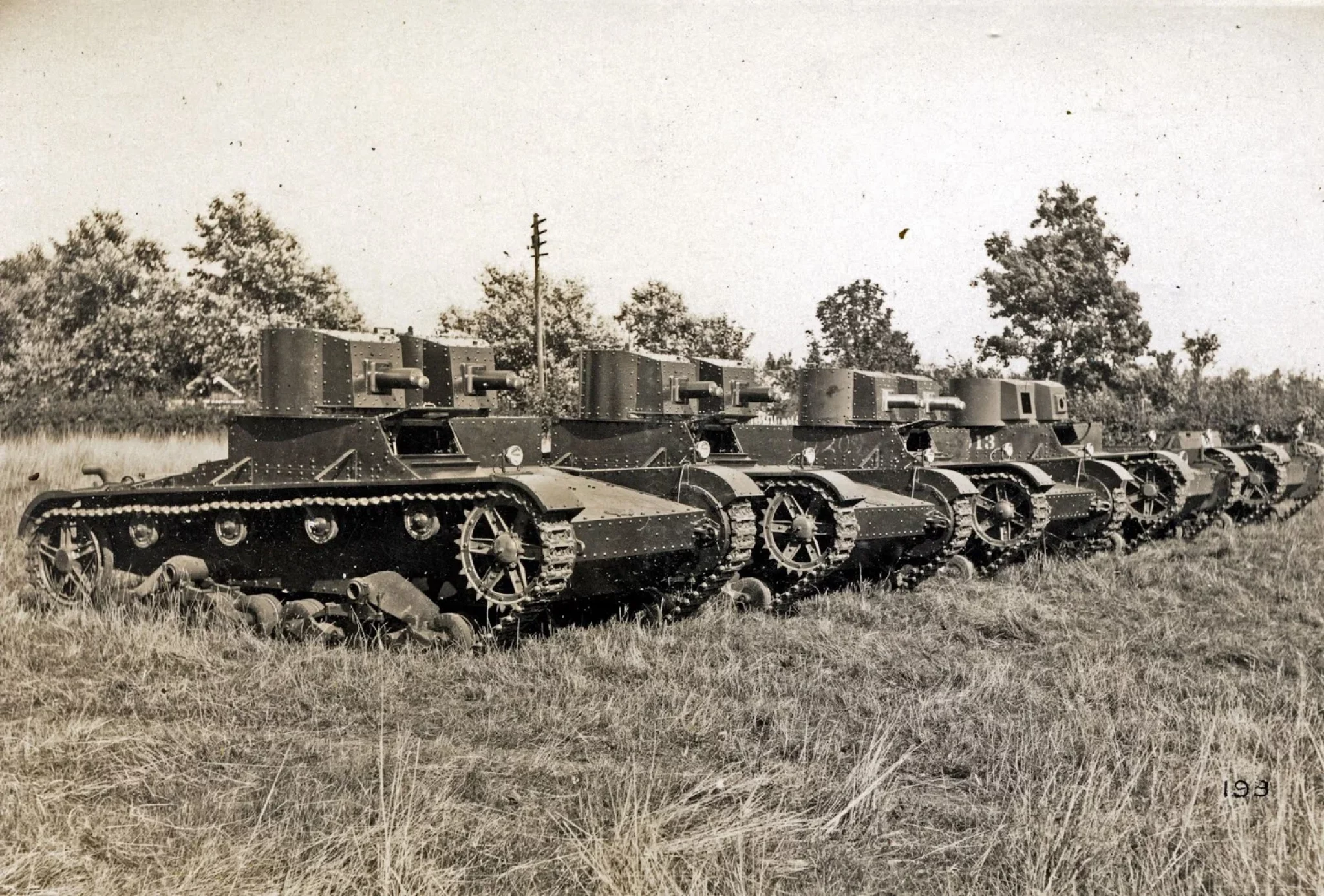 Красные немецкие танки