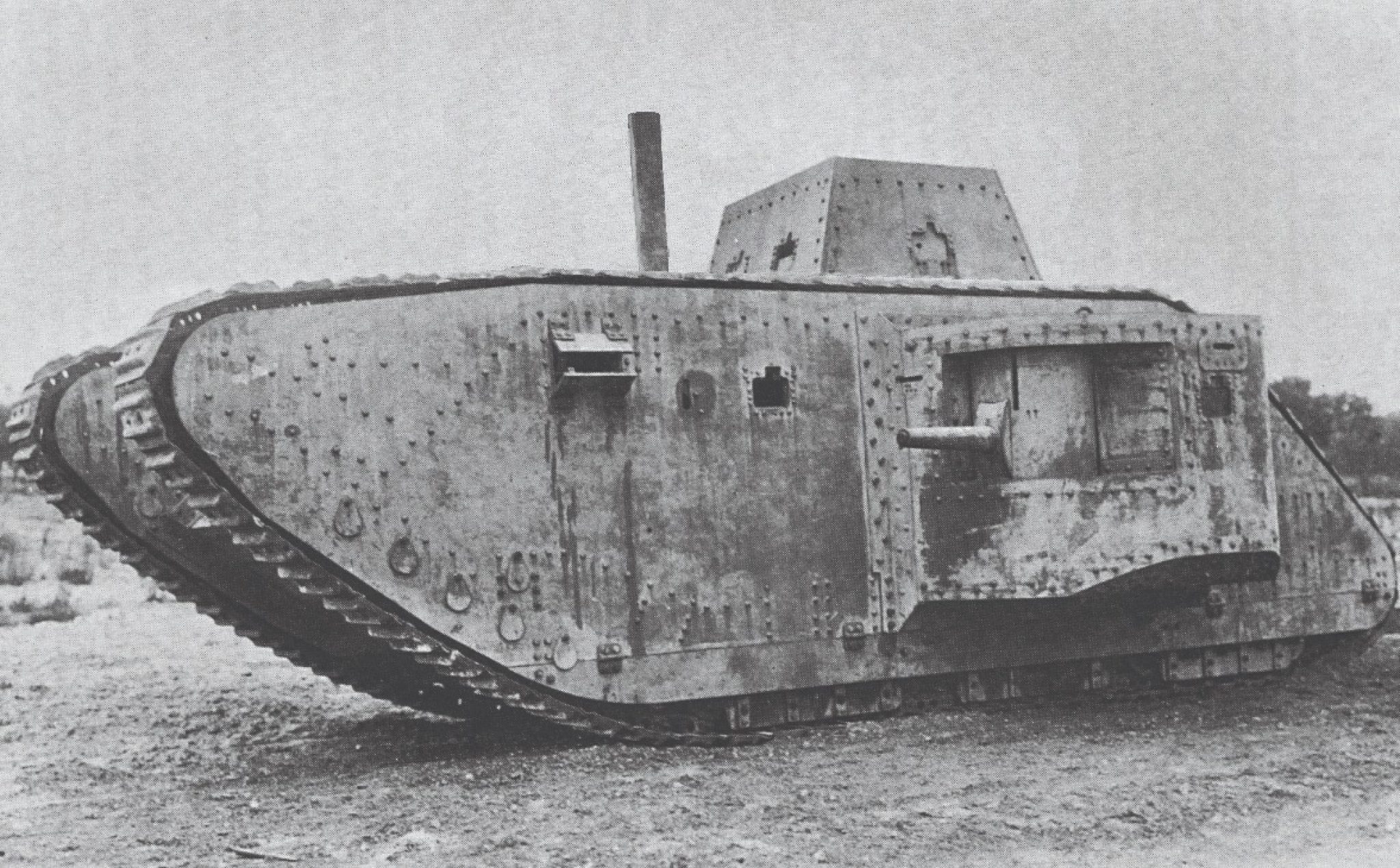 Первые танки германии. Немецкий танк а7v. A7vu 1918. Немецкий танк первой мировой войны a7v. Тяжелый танк a7v.
