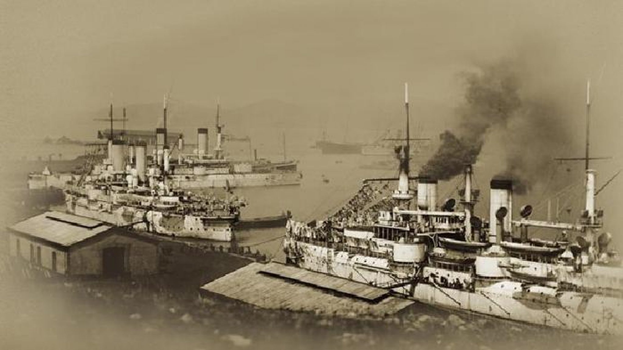 1 тихоокеанская эскадра. Броненосец Ретвизан 1904 год. Броненосец Пересвет 1904 год.