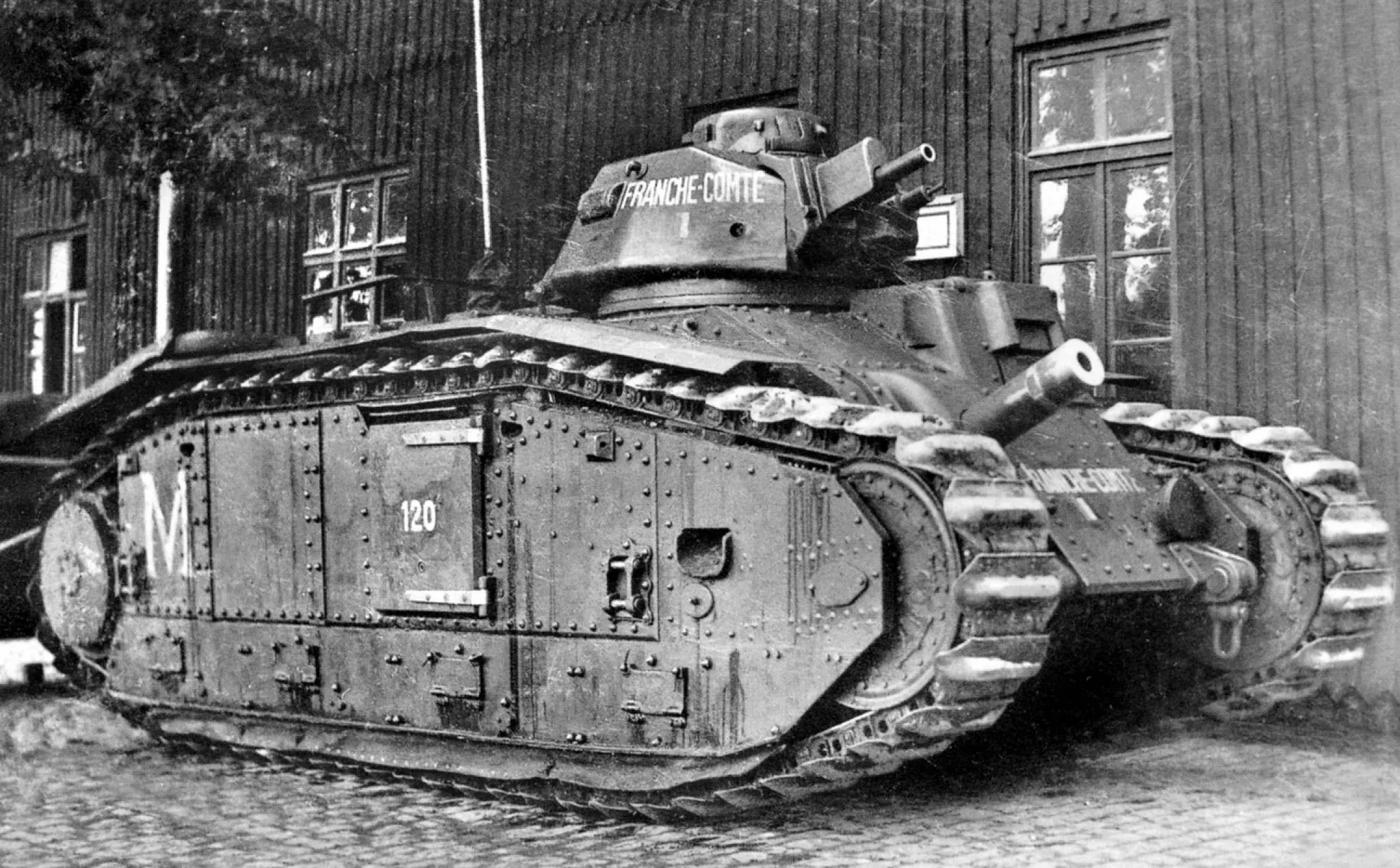 Первый французский танк. Танк Char b1. Французский танк b1. Amr 35 танк. Б1бис Panzer.