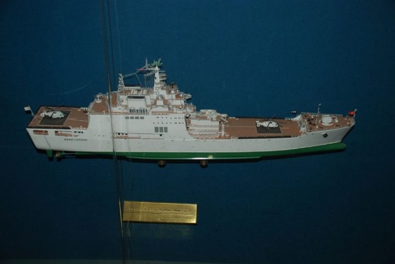 В помощь попаданцу в ВОВ. Флот 1 - Самый нужный корабль Черноморского флота.
