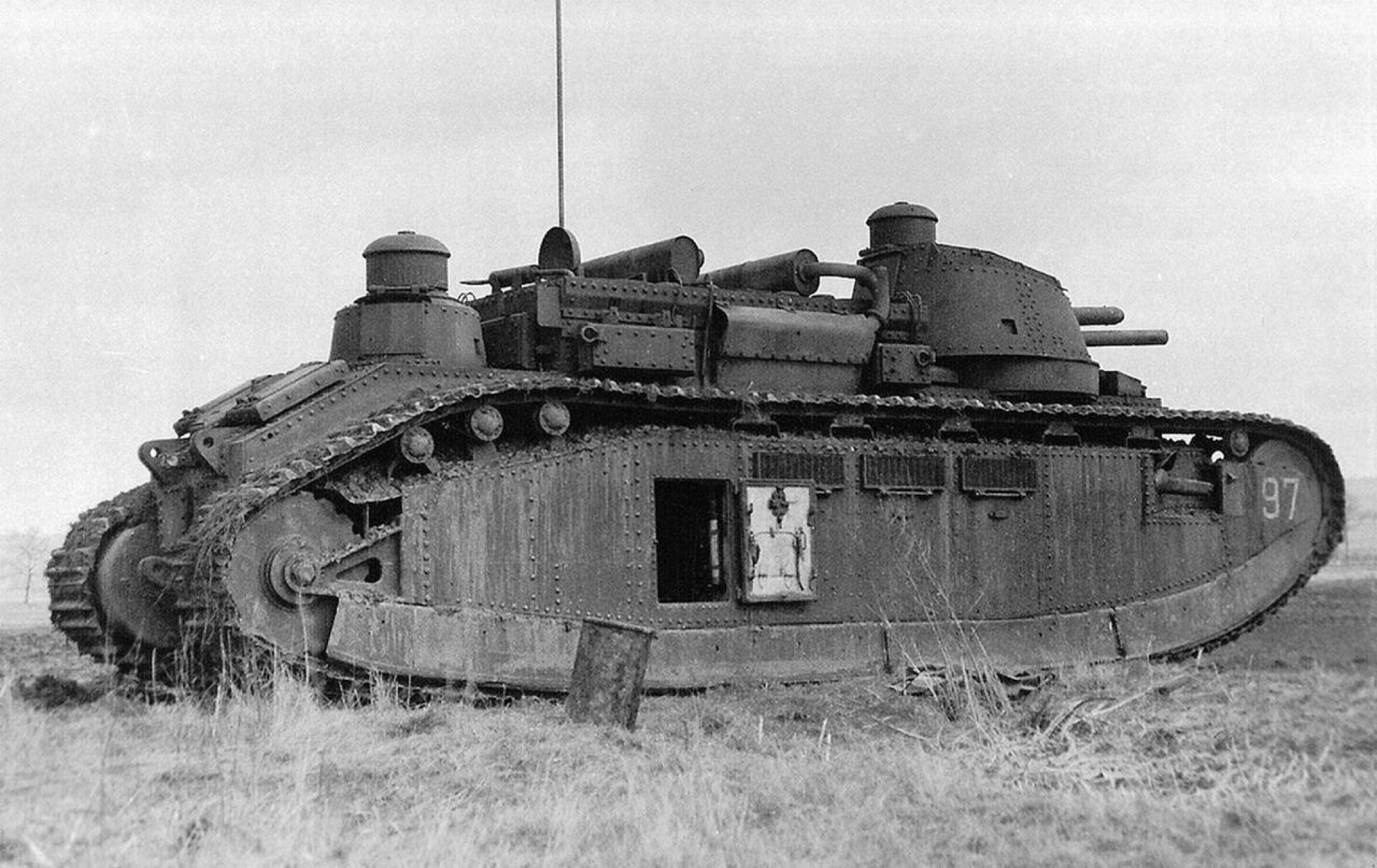 Первые тяжелые танки. Сверхтяжелый французский танк Char 2c. Французский танк FCM 2c. Танк FCM Char 2c Франция. Танк FCM Char 2c.