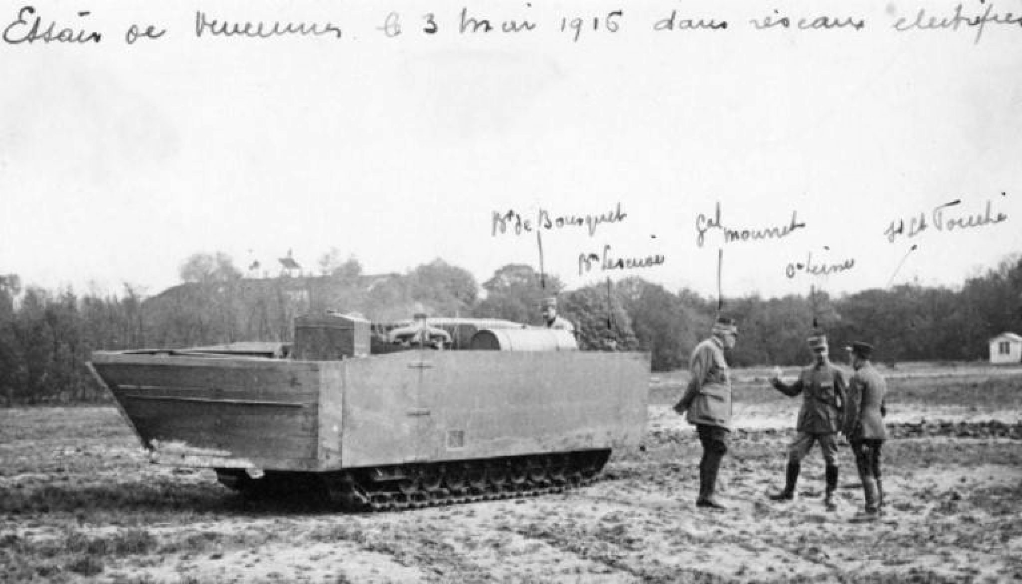 Прототип испытания. Танк сен-Шамон прототип. Сен Шамон и Шнейдер. Сен-Шамон м 16. Прототипы танков Франции.