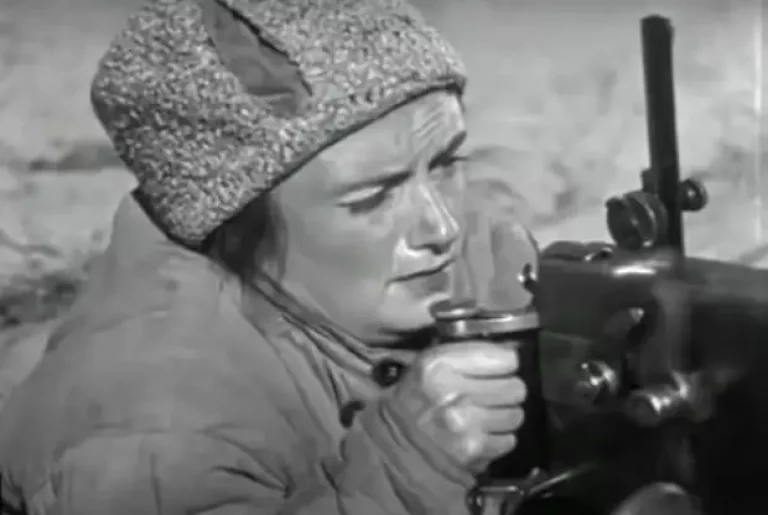 Классика жанра: кадры из фильма «Чапаев» с Анкой-пулеметчицей