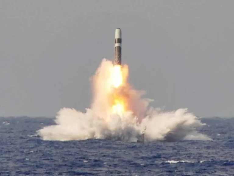  Запуск ракеты «Трайдент II» из-под воды