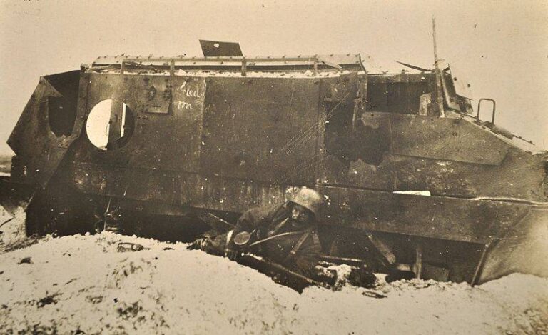 Подбитый французский танк «Шнейдер»