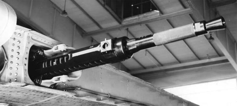 Авиационная пушка MG FF в крыле истребителя