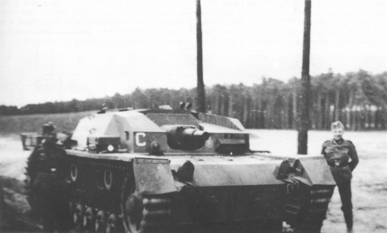 Один из первых пяти прототипов Pz. Sfl. III на шасси Pz. Kpfw. III Ausf. B. 