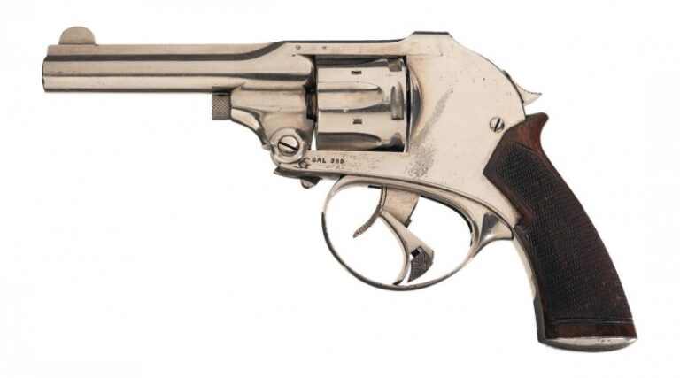 Никелированный револьвер Киноча. Фото Rock Island Auction Company