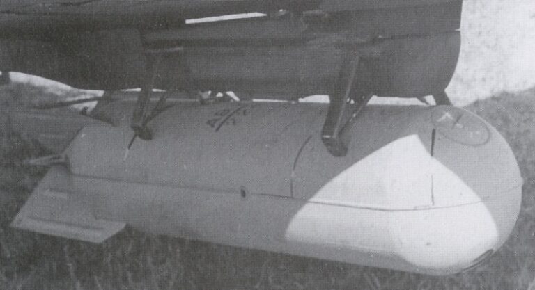 Кассетная бомба AB-250 на подвеске Fw-190