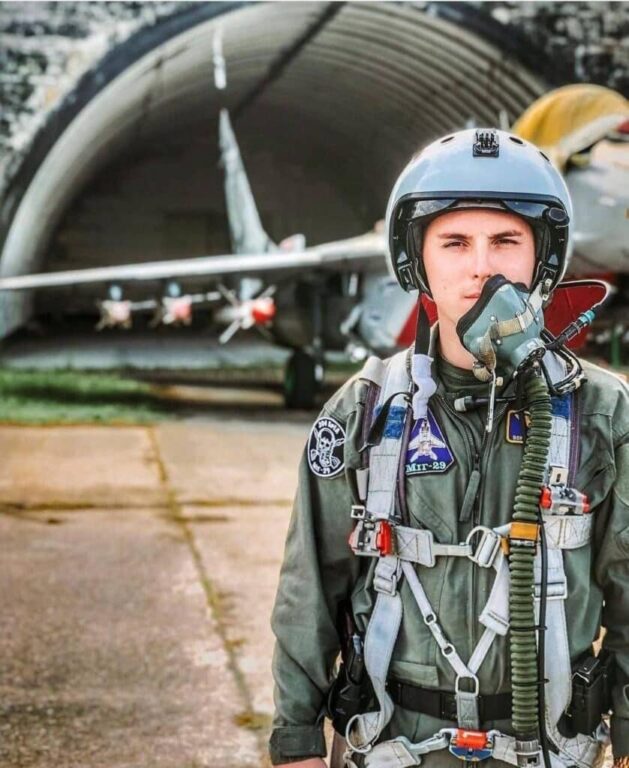 Распространяемое на Украине фото летчика, потерявшего МиГ-29 при попытке сбить «Шахед»  / ©pressorg24.com/
