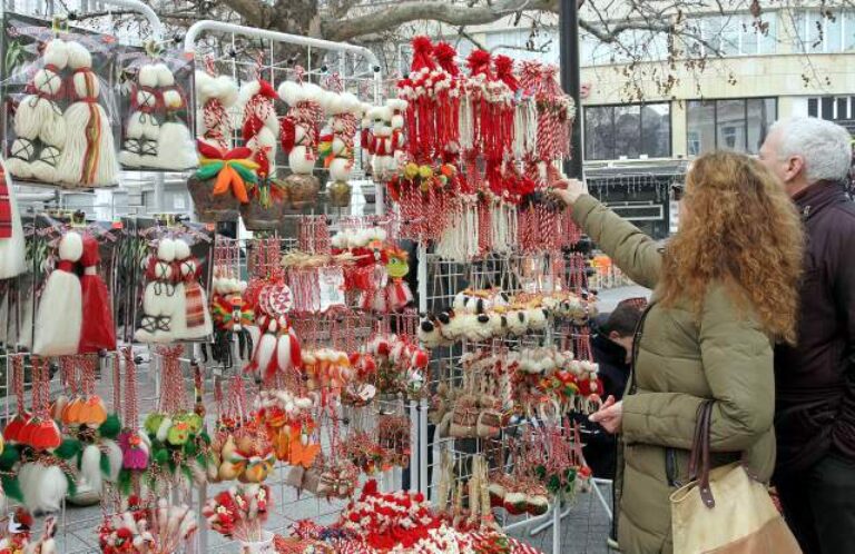 Честитая Баба Марта всем коллегам. Языческие болгарские традиции.