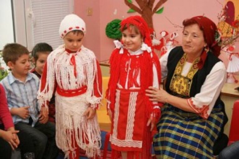 Честитая Баба Марта всем коллегам. Языческие болгарские традиции.