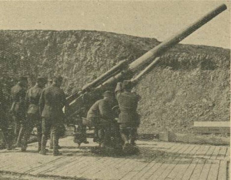 90-мм зенитное орудие 9 cm PL kanon vz. 12/20 на стационарной позиции