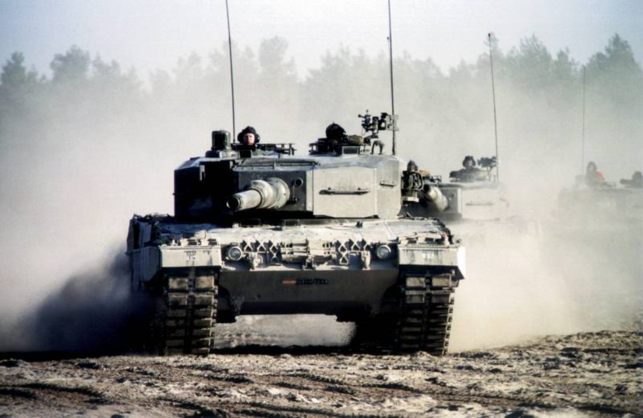 Современные немецкие танки. Танк леопард 2. Танк леопард 2а4. MBT Leopard 2a4. Танки Leopard 2a4.
