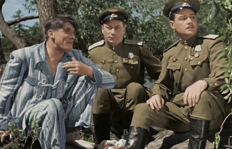 Кадр из советского фильма «Небесный тихоход»