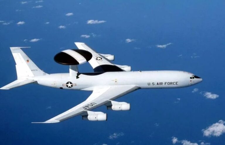 Самолёт ДРЛОиУ Boeing E-3 Sentry