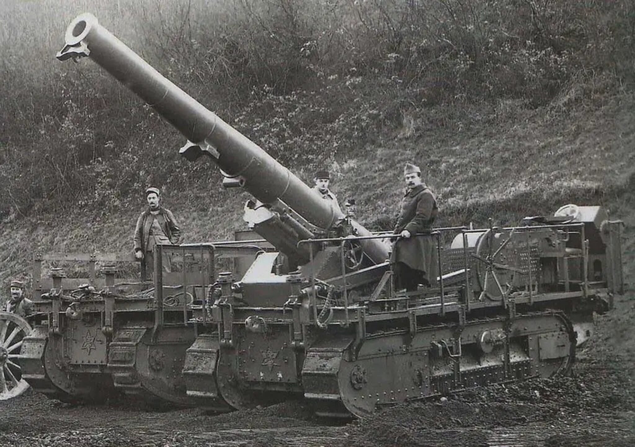 Первые сау. 194mm GPF. 194-Мм САУ GPF. 194-Мм орудие GPF. Гаубица сен-Шамон 155.