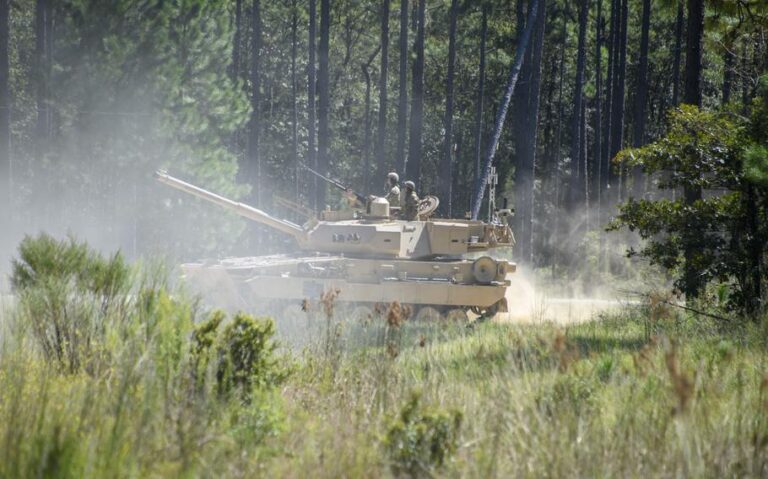 Один из опытных образцов нового американского танка М10 Booker, разработанного General Dynamics Land Systems по программе Mobile Protected Firepower (MPF) (с) армия США