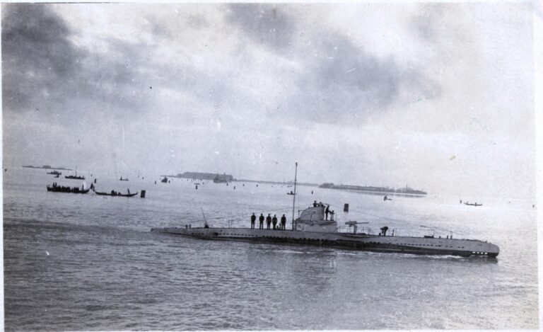 SM U-40 прибывает в Венецию для капитуляции, 24 апреля 1919 г.