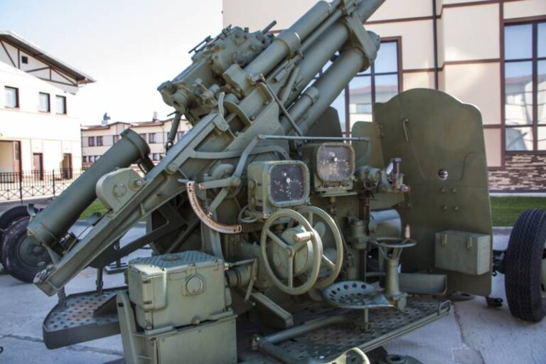 Главная ударная мощь Советских ПВО в первые послевоенные годы. 100 мм зенитное орудие КС-19
