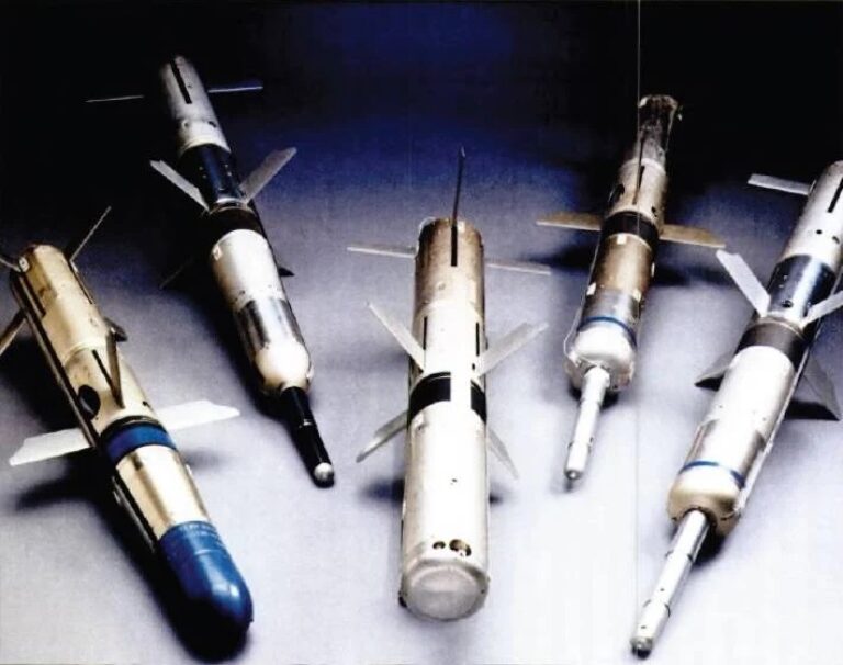 Ракеты разных модификаций для комплекса TOW. Фото Минобороны США