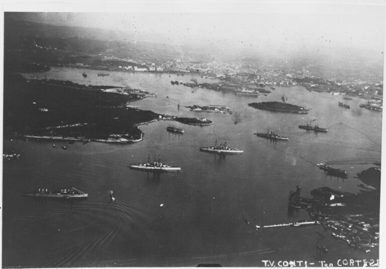 Корабли в гавани Полы, конец 1918 - начало 1919 года