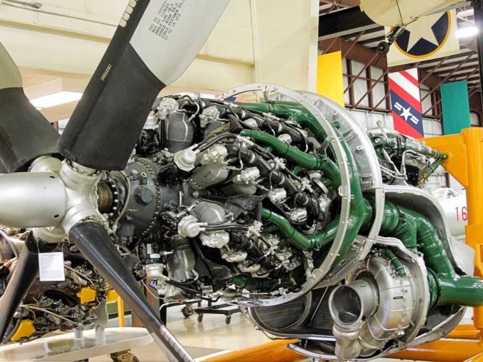 Сердце чаще мотору вторь автор. Pratt Whitney r4360 28 цилиндров. Pratt & Whitney r-4360. Pratt & Whitney r-4360 Wasp Major. 28-Цилиндровый двигатель Pratt Whitney aircraft engine.
