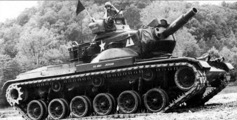  Серийный М60А2 во время тактических занятий. Форт-Нокс, 1973 год