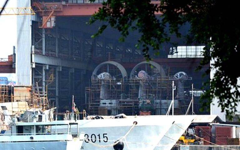Постройка одного из кораблей на китайском заводе, 2013 г. Фото Mil.news.sina.com.cn