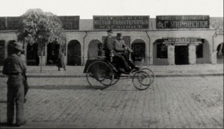 Benz Velo шасси № 437 в Николаеве. Эту машину отправили туда 20.11.1896 г.
