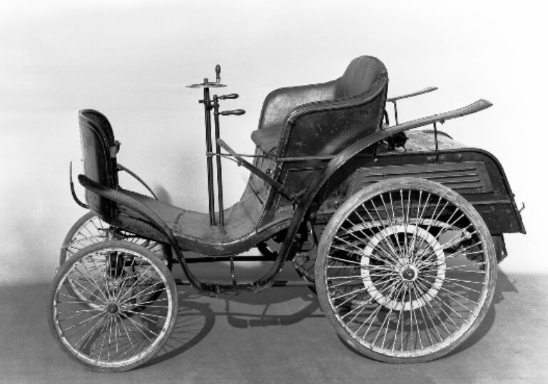 Примерно такой Benz Velo был отправлен в Москву в 1894 г.