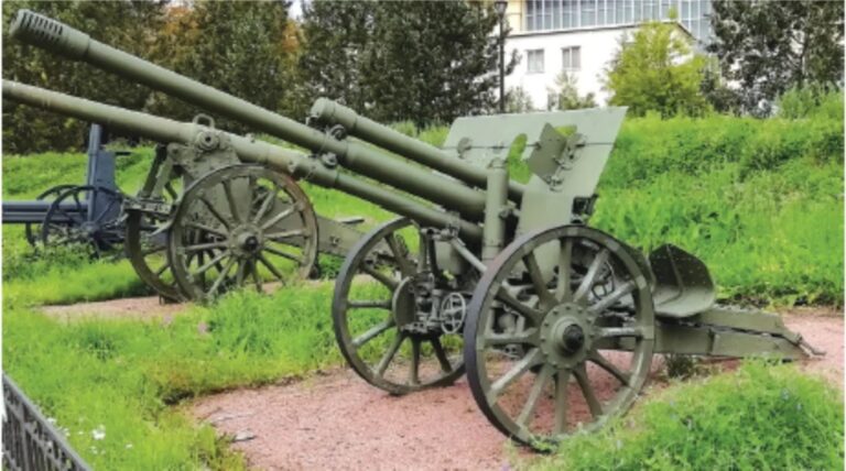 76-мм полевая пушка «Бофорс», которую в СССР даже приняли на вооружение и производили, но потом отказались.