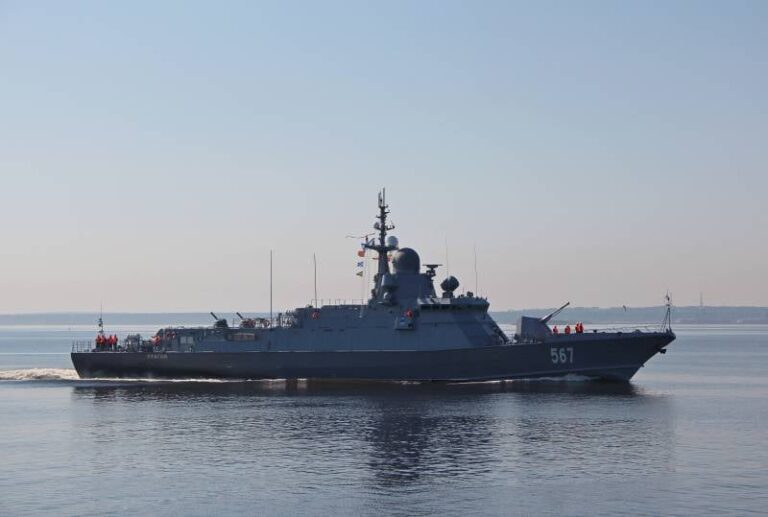 Бенефис самых неудачных кораблей русского флота или как корветы Проекта 22160 стали идеальными истребителями морских беспилотников